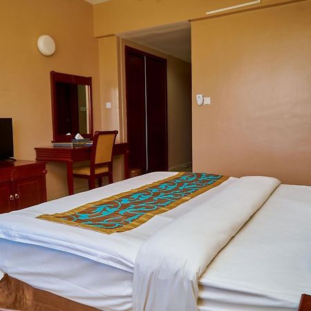 מטווארה Luwa Evergreen Hotel מראה חיצוני תמונה