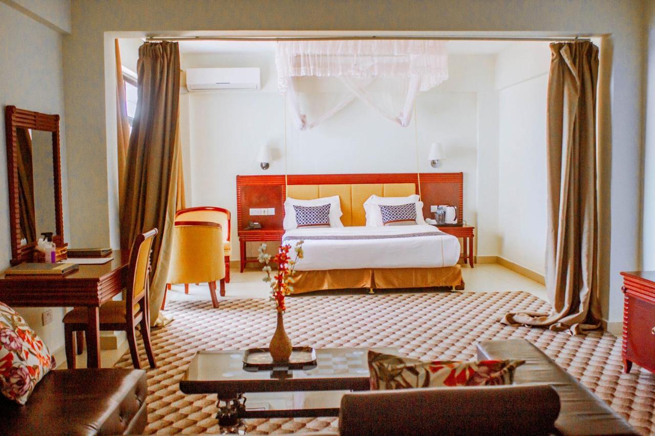 מטווארה Luwa Evergreen Hotel מראה חיצוני תמונה