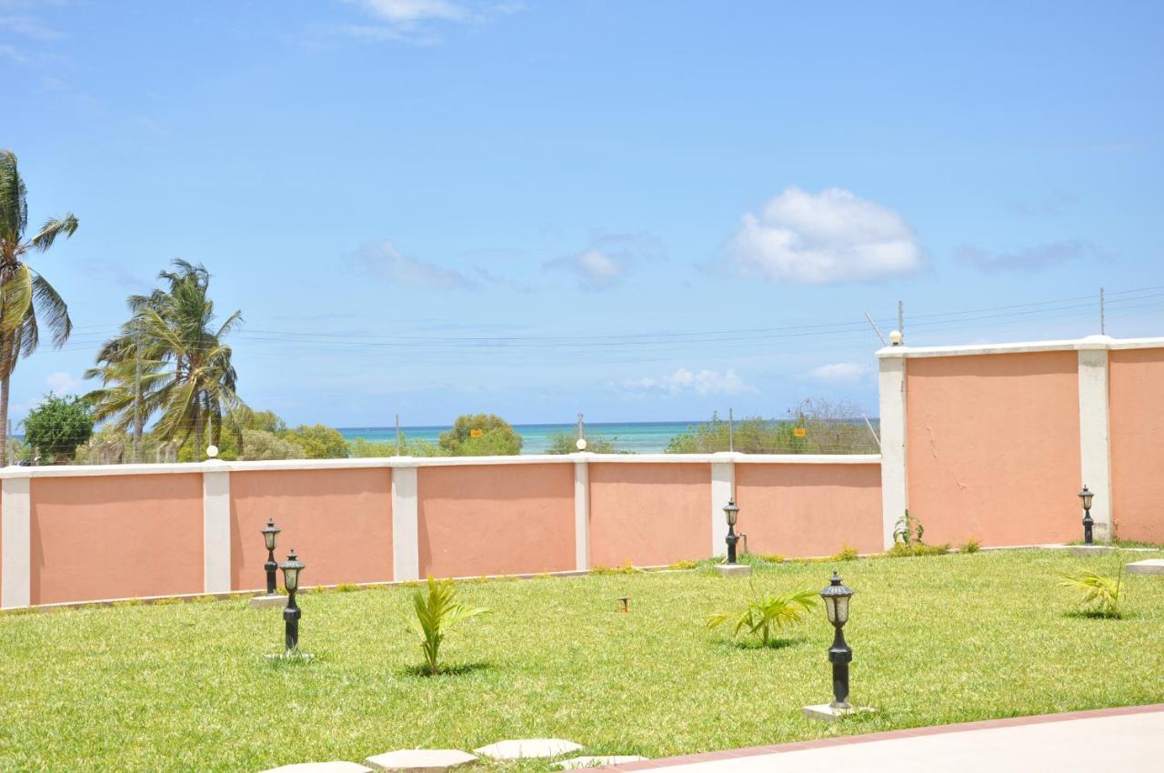 מטווארה Luwa Evergreen Hotel מראה חיצוני תמונה