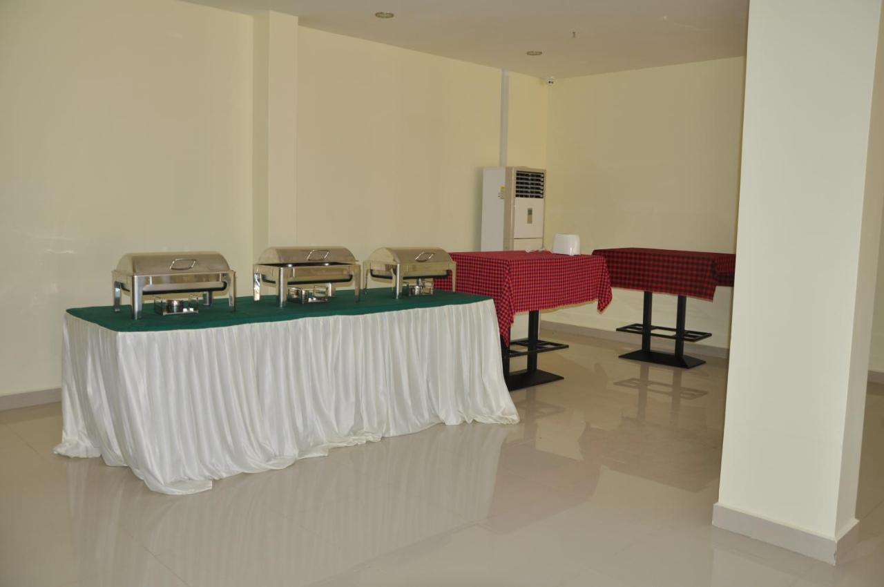 מטווארה Luwa Evergreen Hotel מראה חיצוני תמונה